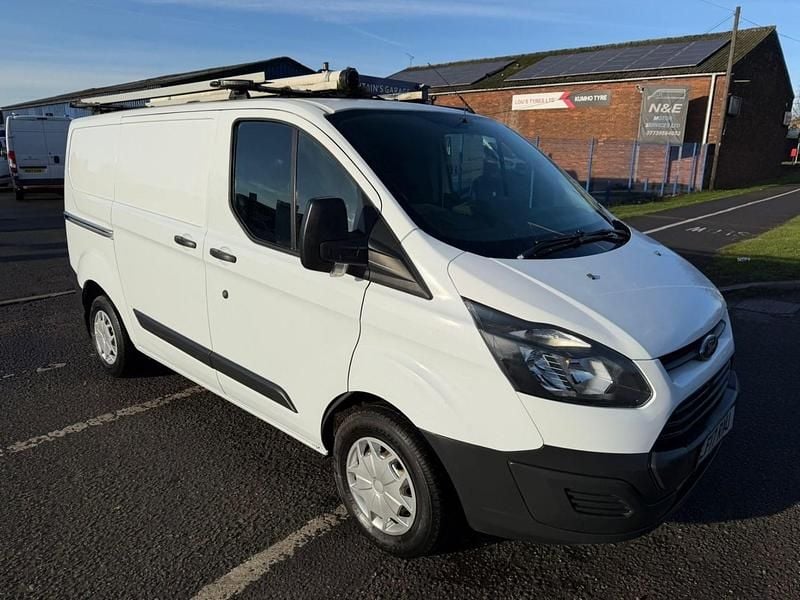 White Used 2017 Ford Transit Custom | £5,995 (Good price) - Image 1/4