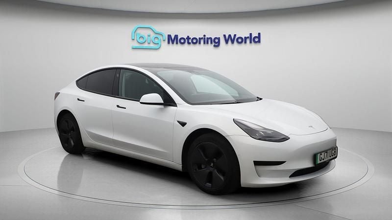 Used 2021 Tesla Model 3 Standard Range Plus Sedan | £18,000 (Fair price) - Image 1/4