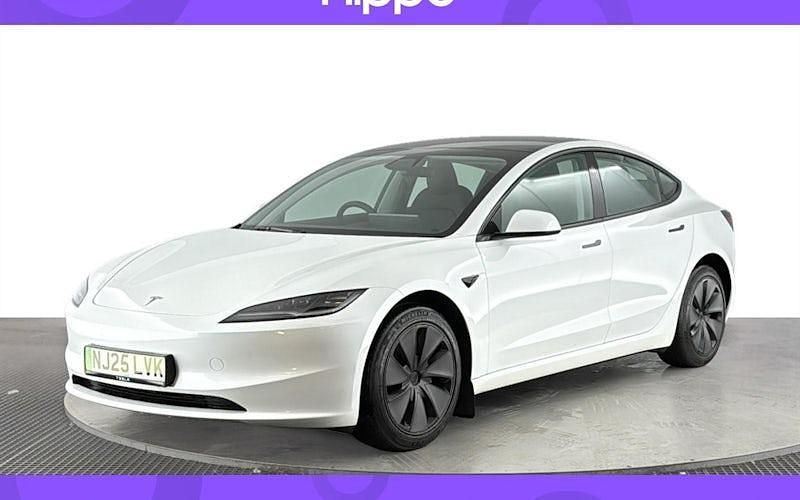 White Used 2025 Tesla Model 3 RWD Sedan | £29,920 (Expensive) - Image 1/4