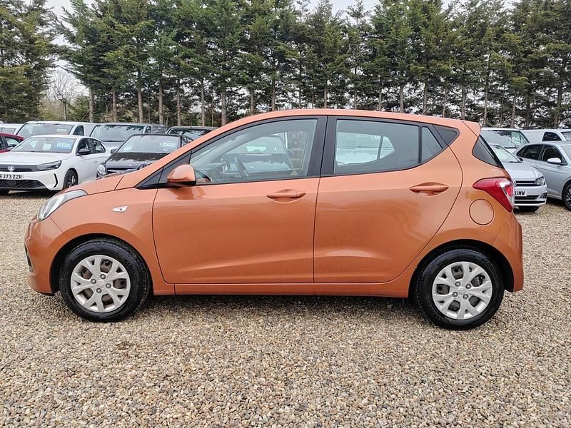 Used Hyundai i10 SE 87 HP (63 kW) 2014 Orange Hatchback