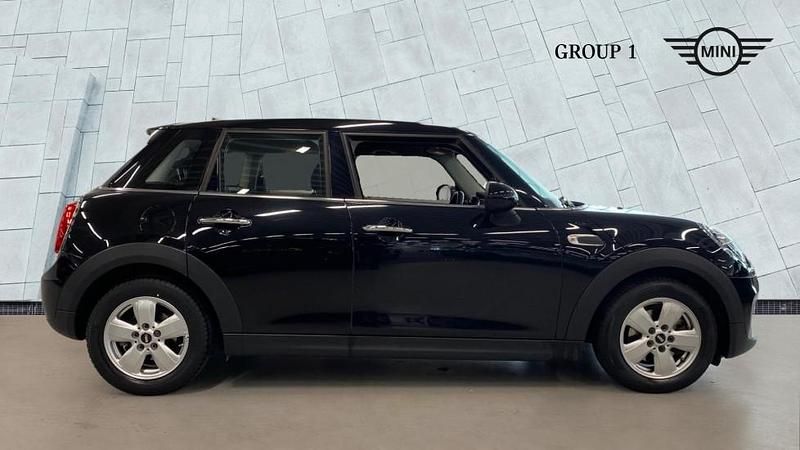 Used Mini Cooper Classic 134 HP (98 kW) 2018 Black Hatchback
