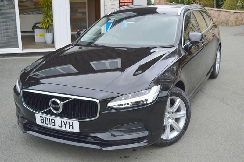 Used Volvo V90 Momentum 190 HP (139 kW) 2018 Black Estate