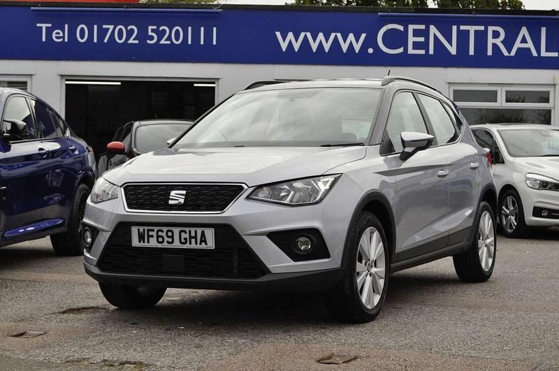 Used Seat Arona SE Technology 95 HP (69 kW) 2019 Silver SUV