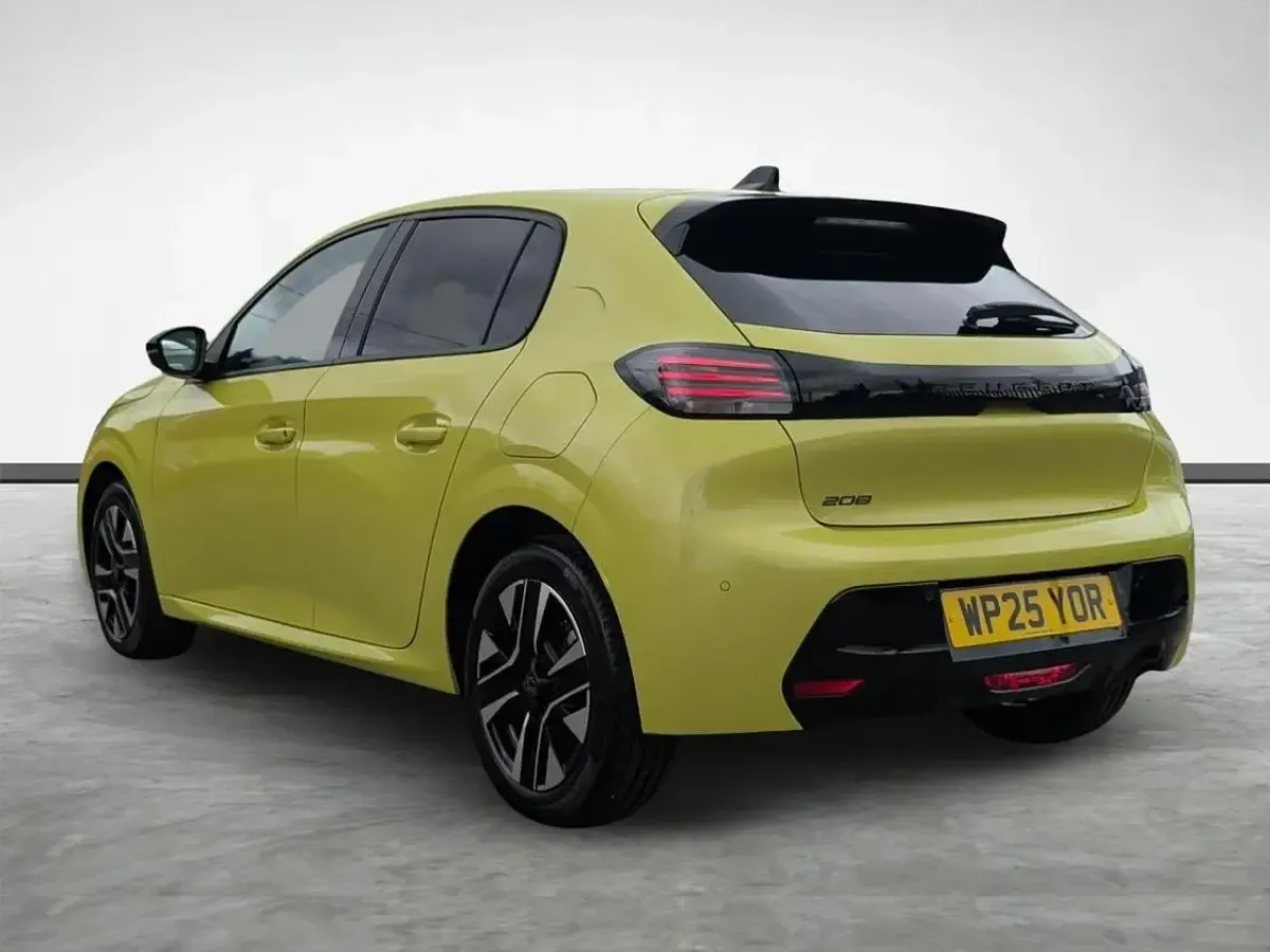 Used Peugeot 208 Allure 99 HP (72 kW) 2025 Yellow Hatchback
