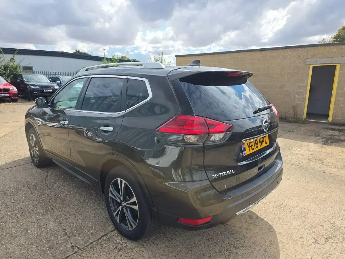 Used Nissan X-Trail N-Connecta 130 HP (95 kW) 2018 Green SUV