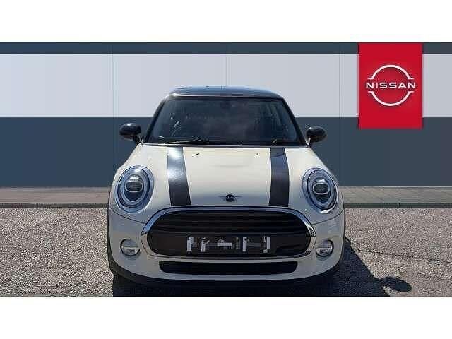 Used Mini Cooper Classic 136 HP (100 kW) 2018 White Hatchback
