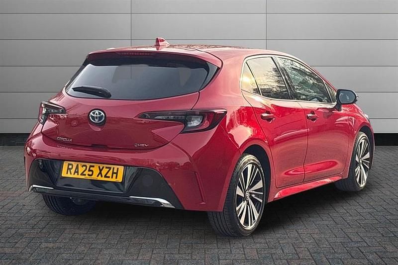 Used Toyota Corolla Design 140 HP (102 kW) 2025 Sterling silver Hatchback