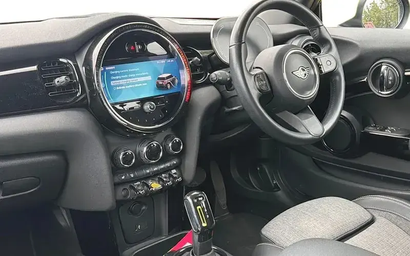 Used Mini Cooper S Level 2 135 kW (184 HP) 2023 Hatchback