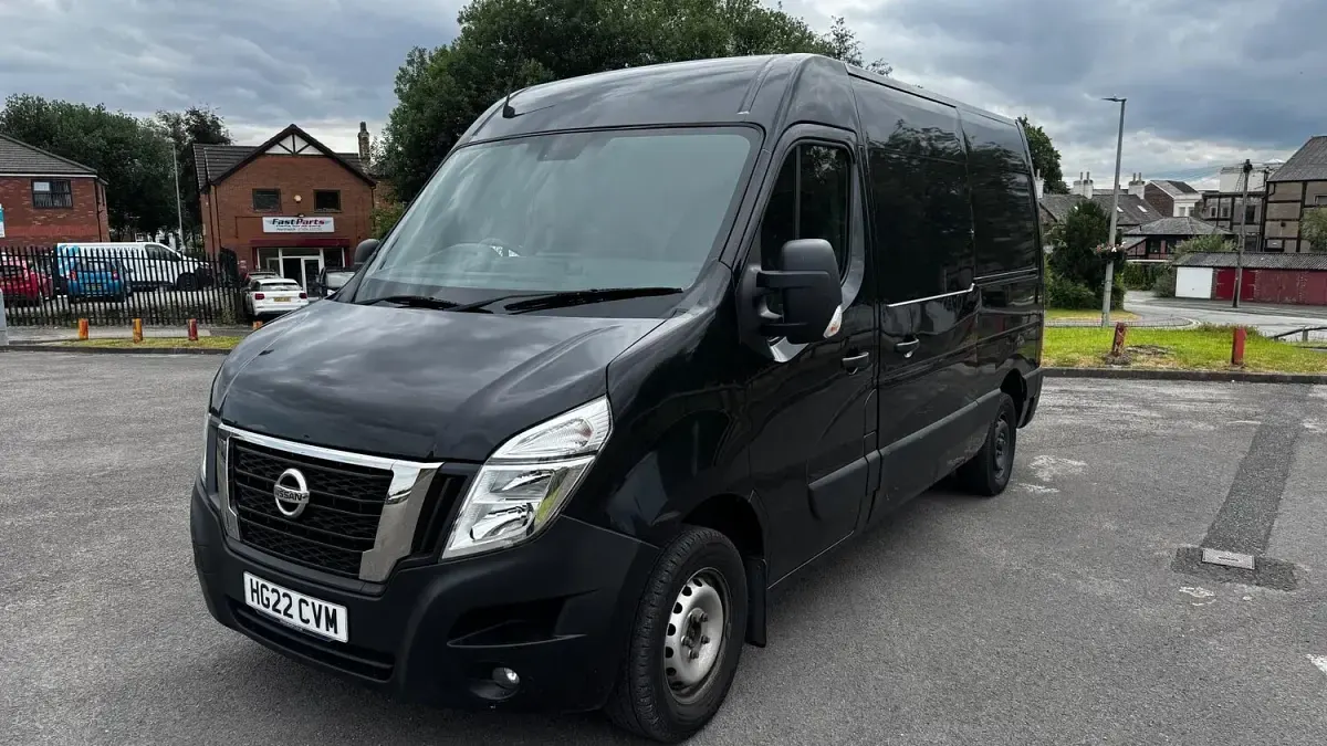 Used Nissan Interstar Tekna 150 HP (110 kW) 2022 Black Van