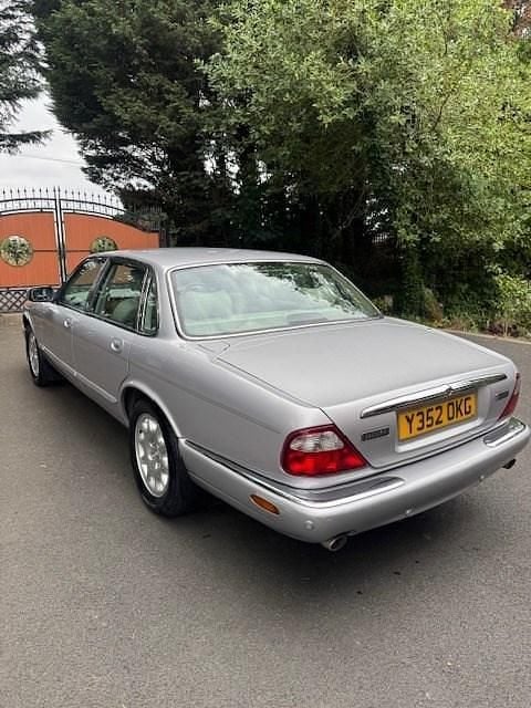 Used Jaguar XJ8 2001 Silver Sedan