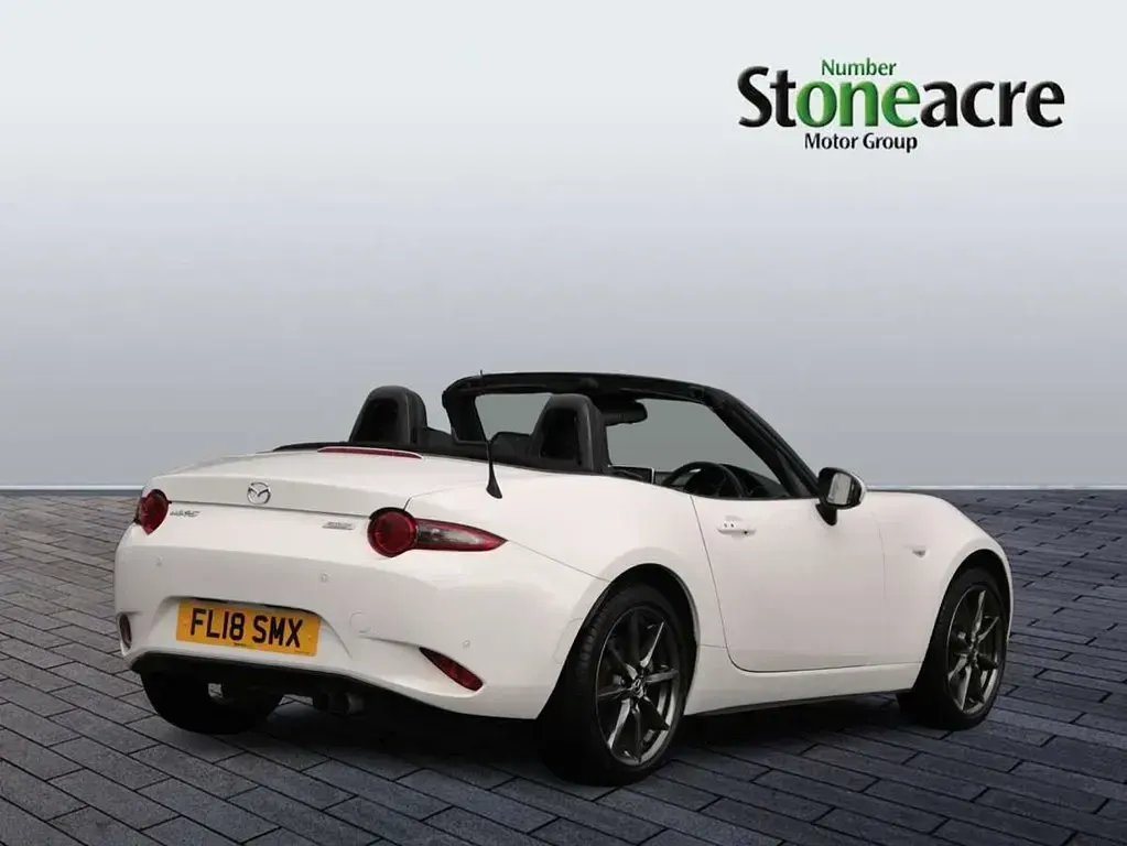 Used Mazda MX5 Inclusive 158 HP (116 kW) 2018 White Cabriolet