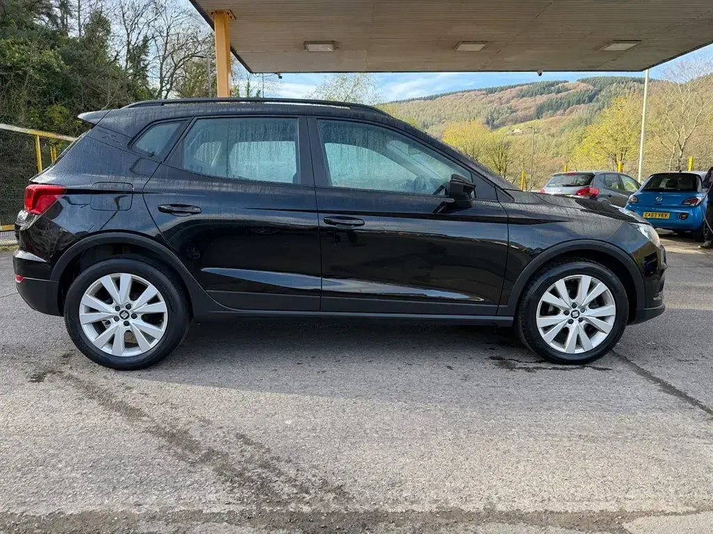 Begagnad Seat Arona SE Technology 115 HK (84 kW) 2019 Svart SUV