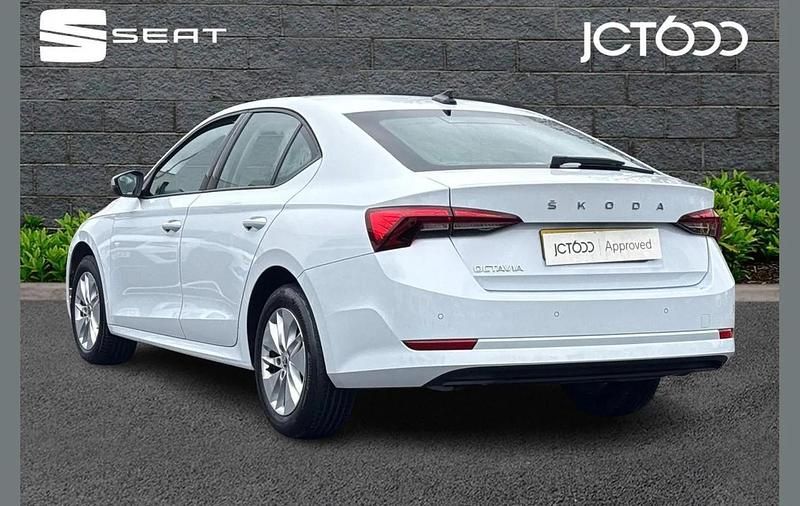 Used Skoda Octavia SE Technology 113 HP (83 kW) 2022 White Hatchback