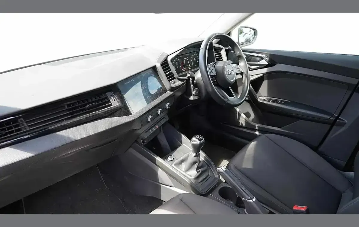 Used Audi A1 Design 108 HP (79 kW) 2023 White SUV