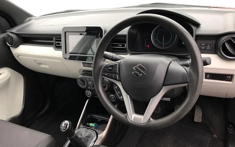 Used Suzuki Ignis SZ-T 90 HP (66 kW) 2018 Red/black SUV