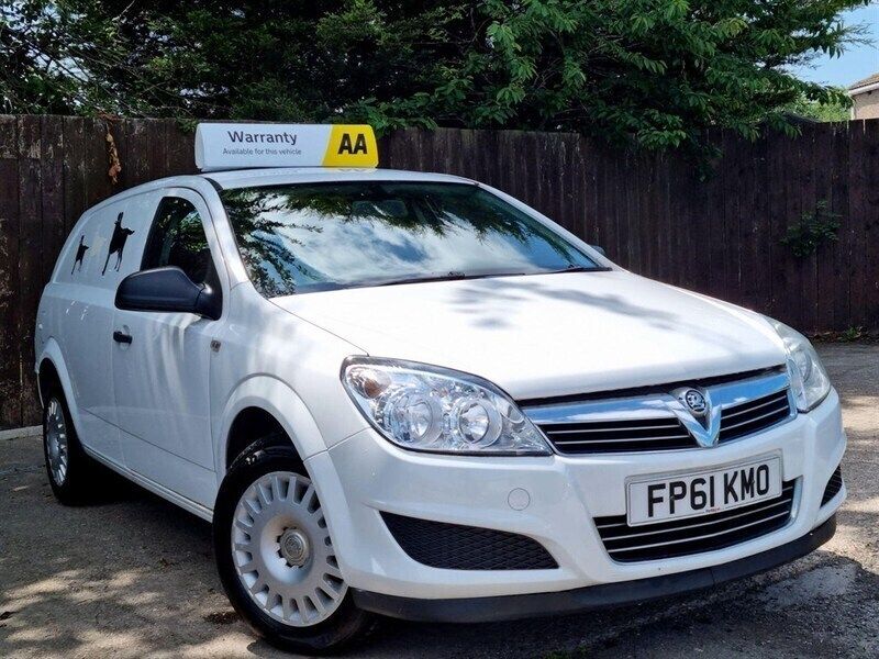 White Used 2011 Vauxhall Astra Club Van | £2,295 (Good price) - Image 1/4
