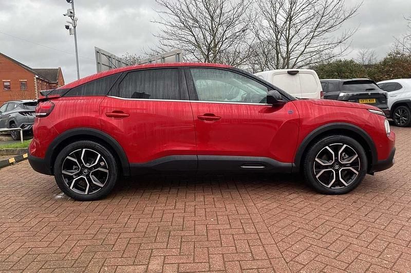 Used Citroën e-C4 Shine 100 kW (136 HP) 2022 Red Hatchback