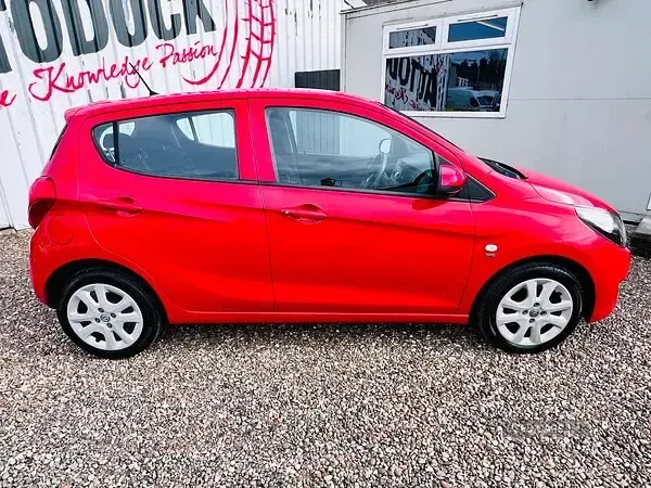 Used Vauxhall Viva 75 HP (55 kW) 2018 Red Hatchback