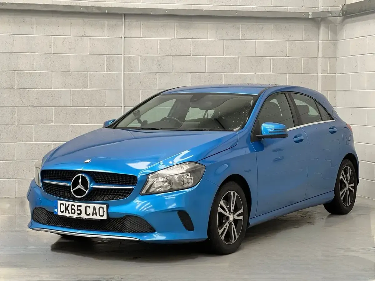 Used Mercedes A180 SE 109 HP (80 kW) 2015 Blue Hatchback