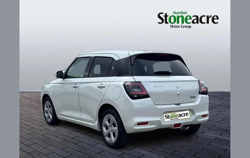 Usado Suzuki Swift 82 HP (60 kW) 2025 Branco Citadino