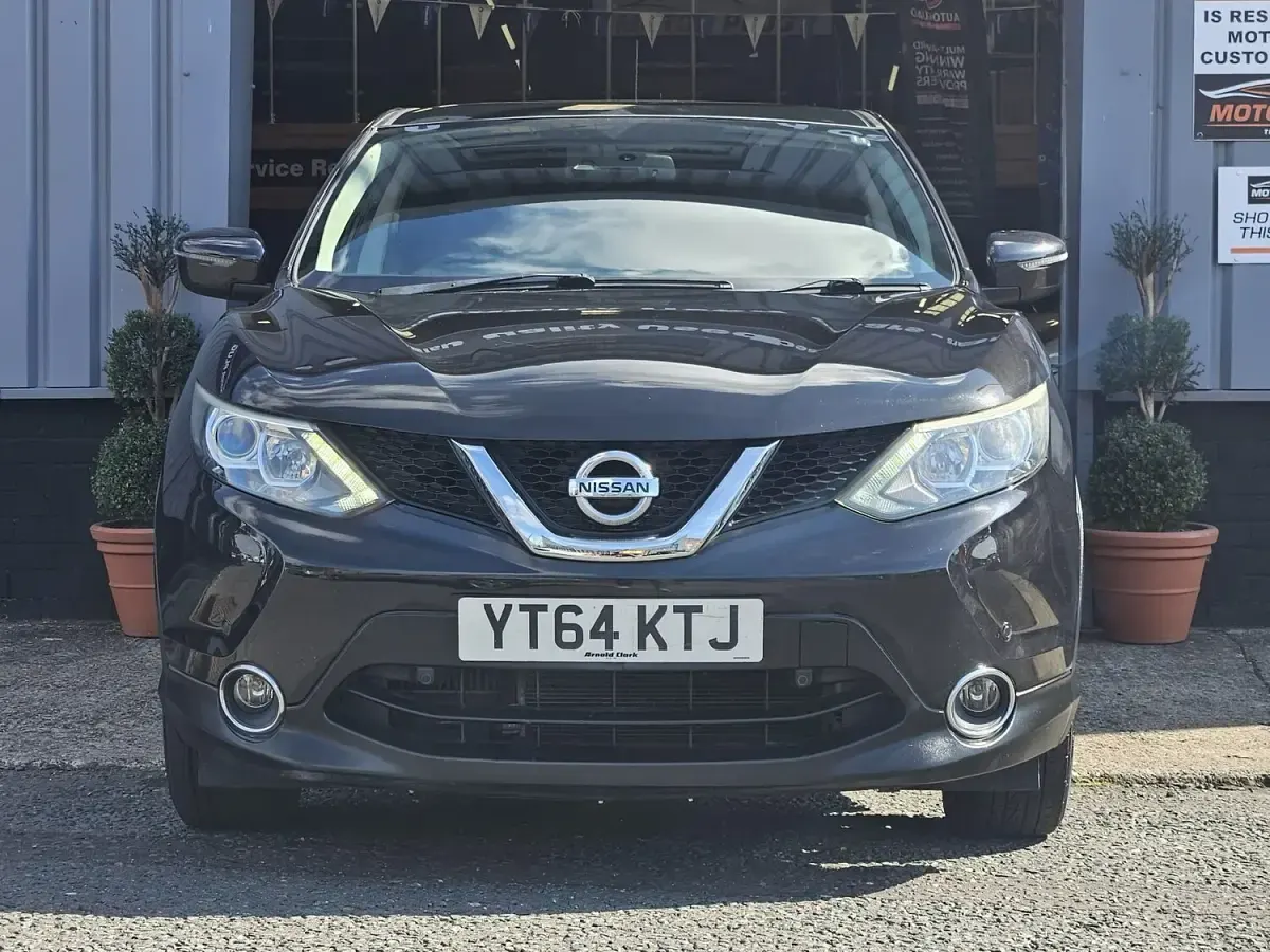 Used Nissan Qashqai Acenta Premium 115 HP (84 kW) 2014 Black SUV