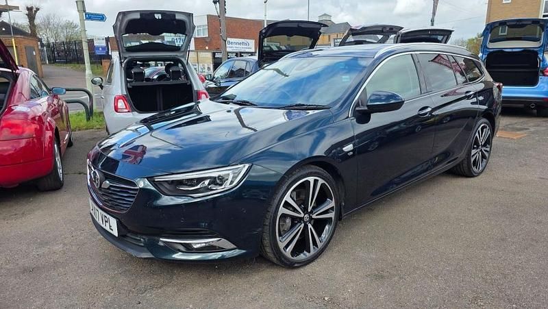 Second-hand Vauxhall Insignia Elite 260 CP (191 kW) 2017 Verde Break