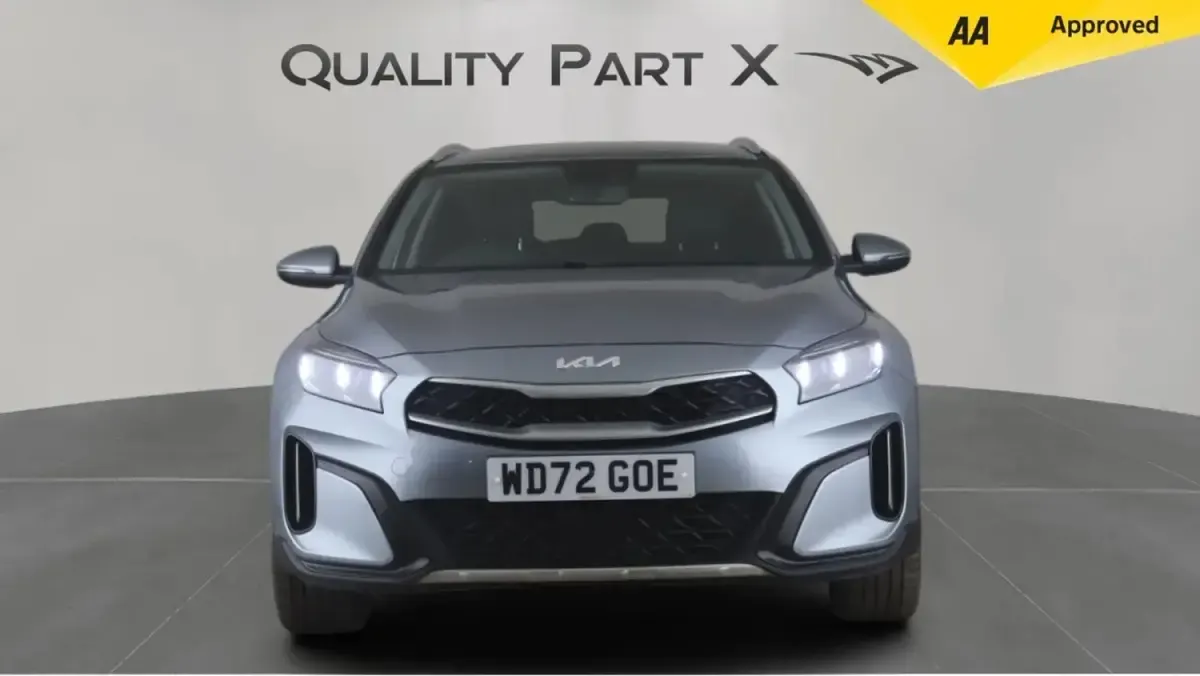Usado Kia XCeed 2023 Prateado SUV