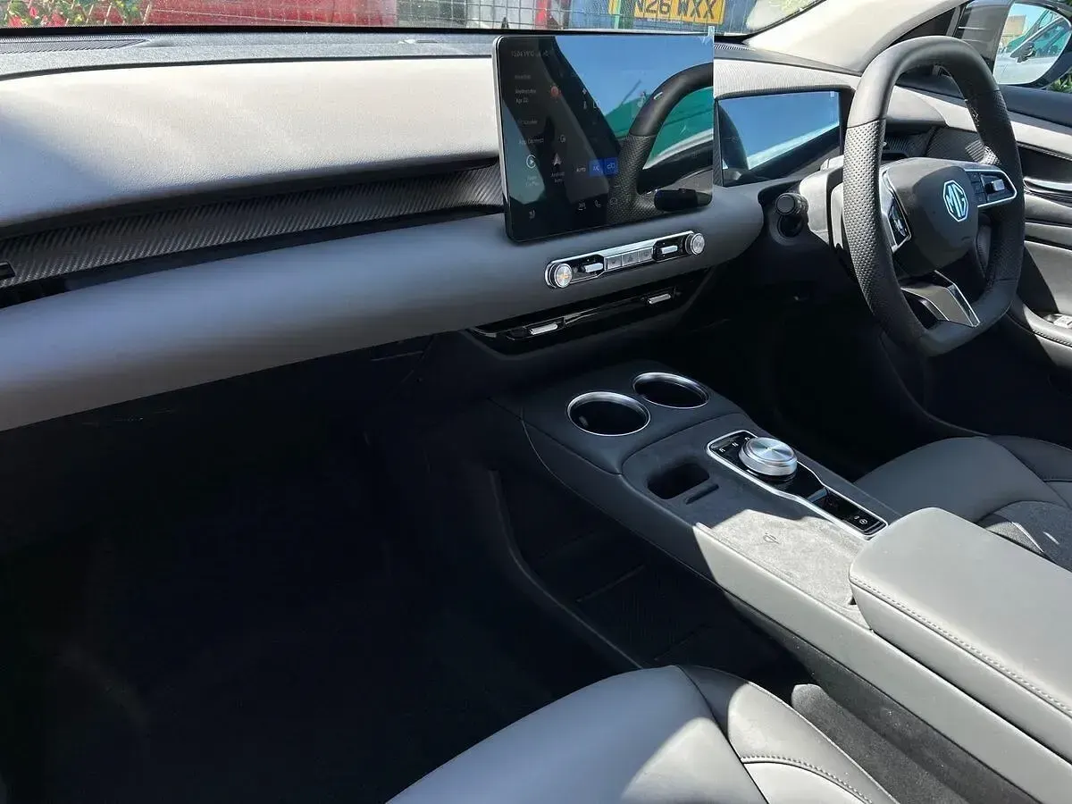 Nouă MG MG5 EV Trophy 114 kW (156 CP) 2026 Gri Break