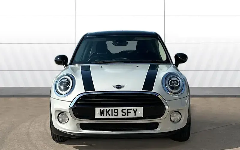 Used Mini Cooper Classic 136 HP (100 kW) 2019 Silver Hatchback
