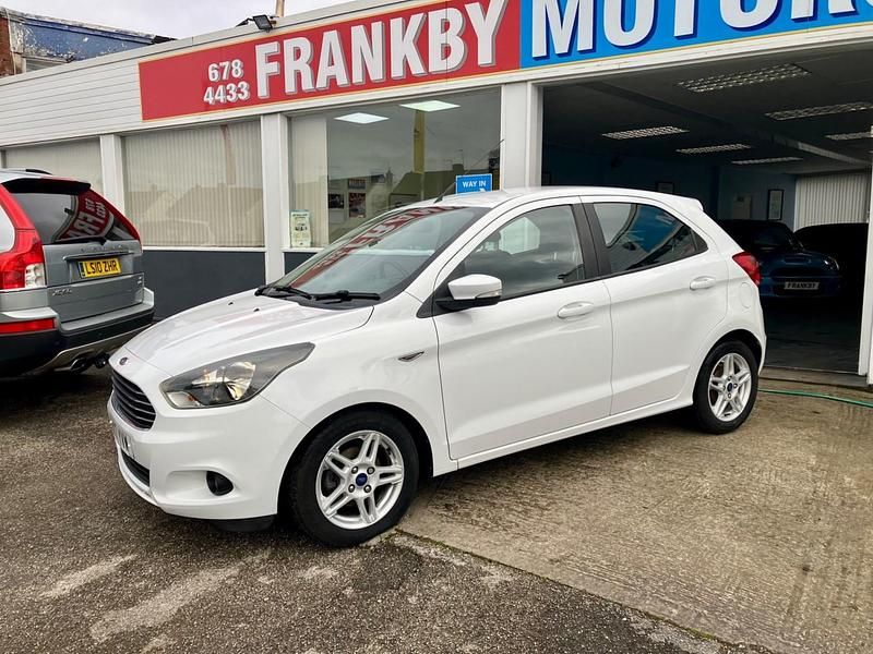 Used Ford Ka Plus Zetec 70 HP (51 kW) 2017 White Hatchback