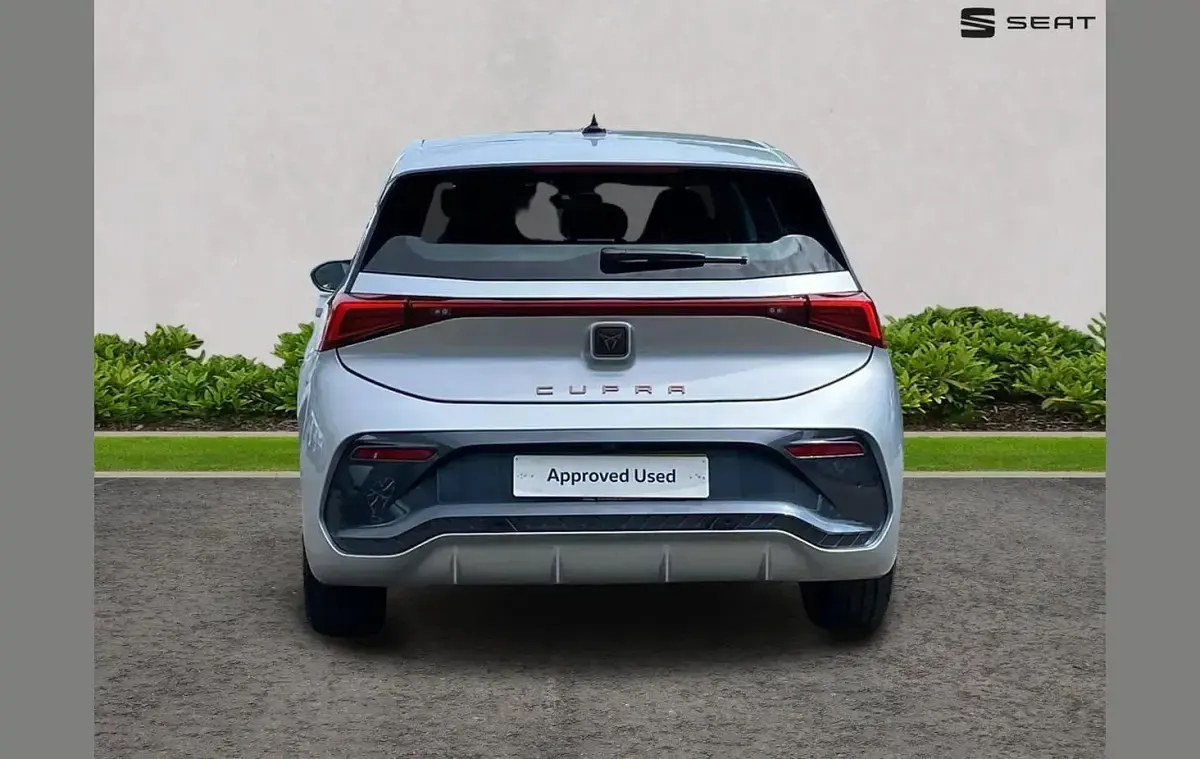 Ny Cupra Born e-Boost 169 kW (231 HK) 2025 Silver Halvkombi
