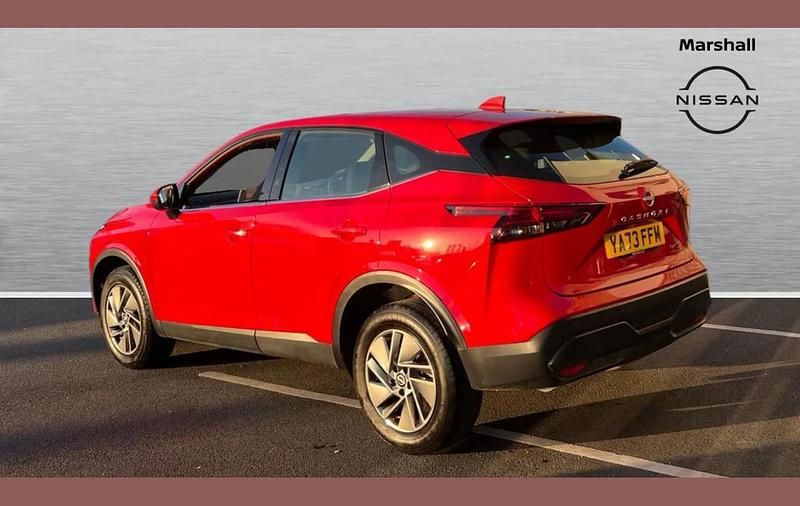 Used Nissan Qashqai Acenta Premium 155 HP (114 kW) 2023 Red SUV