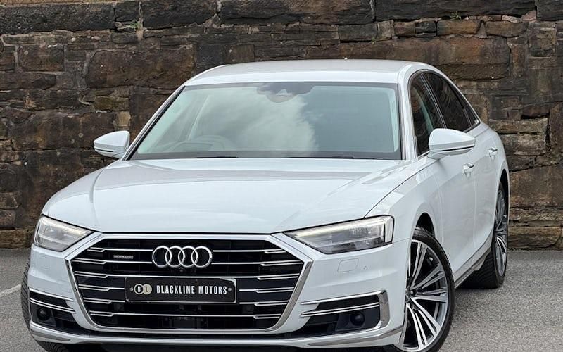 Usado Audi A8 Advanced 340 HP (250 kW) 2018 Branco Sedan