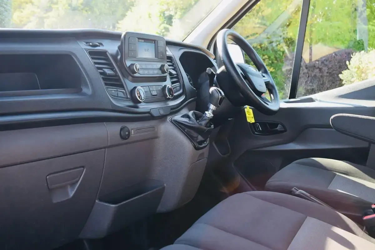 Used Ford Transit 130 HP (95 kW) 2022 White Van