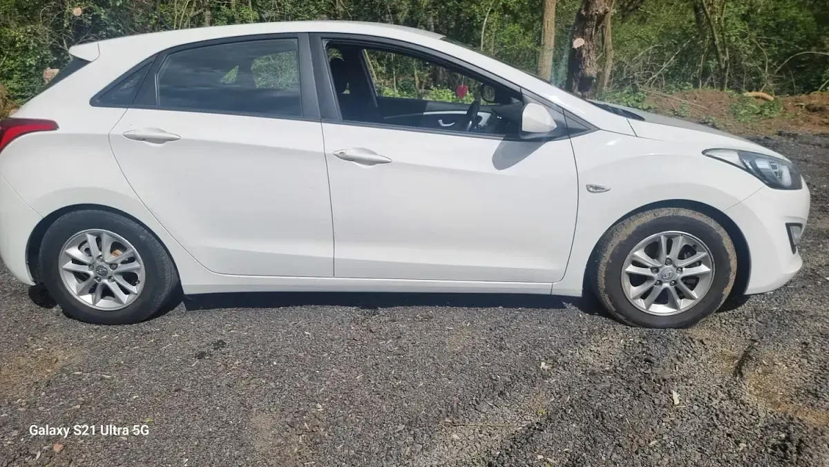 Used Hyundai i30 Active 108 HP (79 kW) 2013 White Hatchback