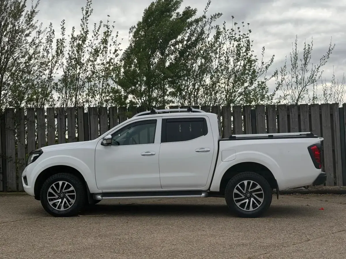 Gebraucht Nissan Navara Tekna 2016 Weiß Pickup