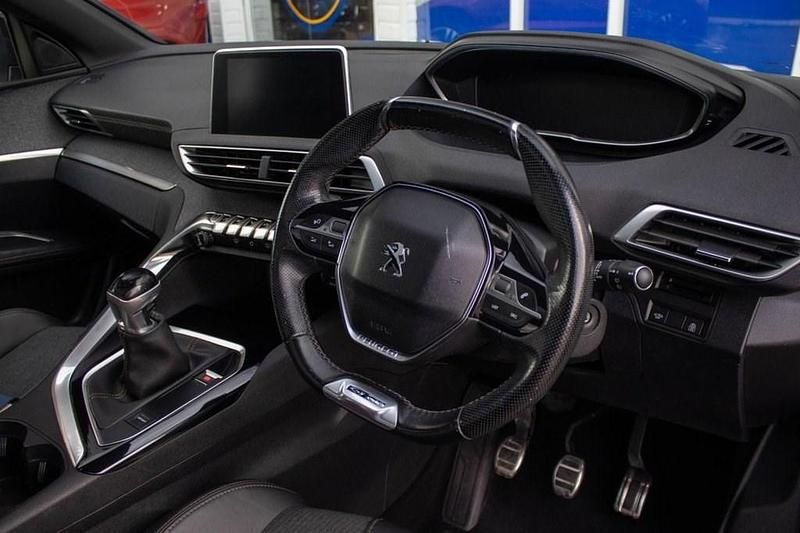 Used Peugeot 3008 GT-line 120 HP (88 kW) 2017 White SUV