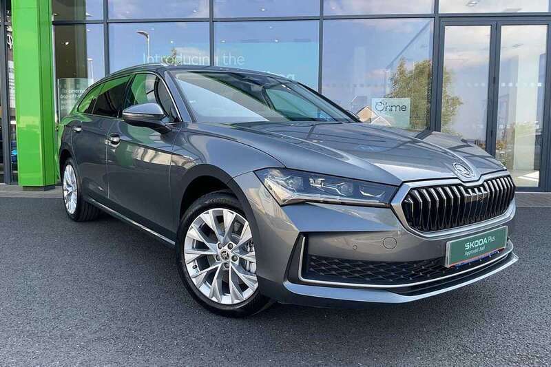 Grey New 2024 Skoda Superb SE L Estate | £35,749 (Good price) - Image 1/4