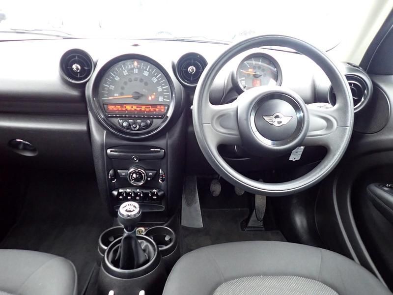 Used Mini Cooper D Countryman 112 HP (82 kW) 2015 White SUV