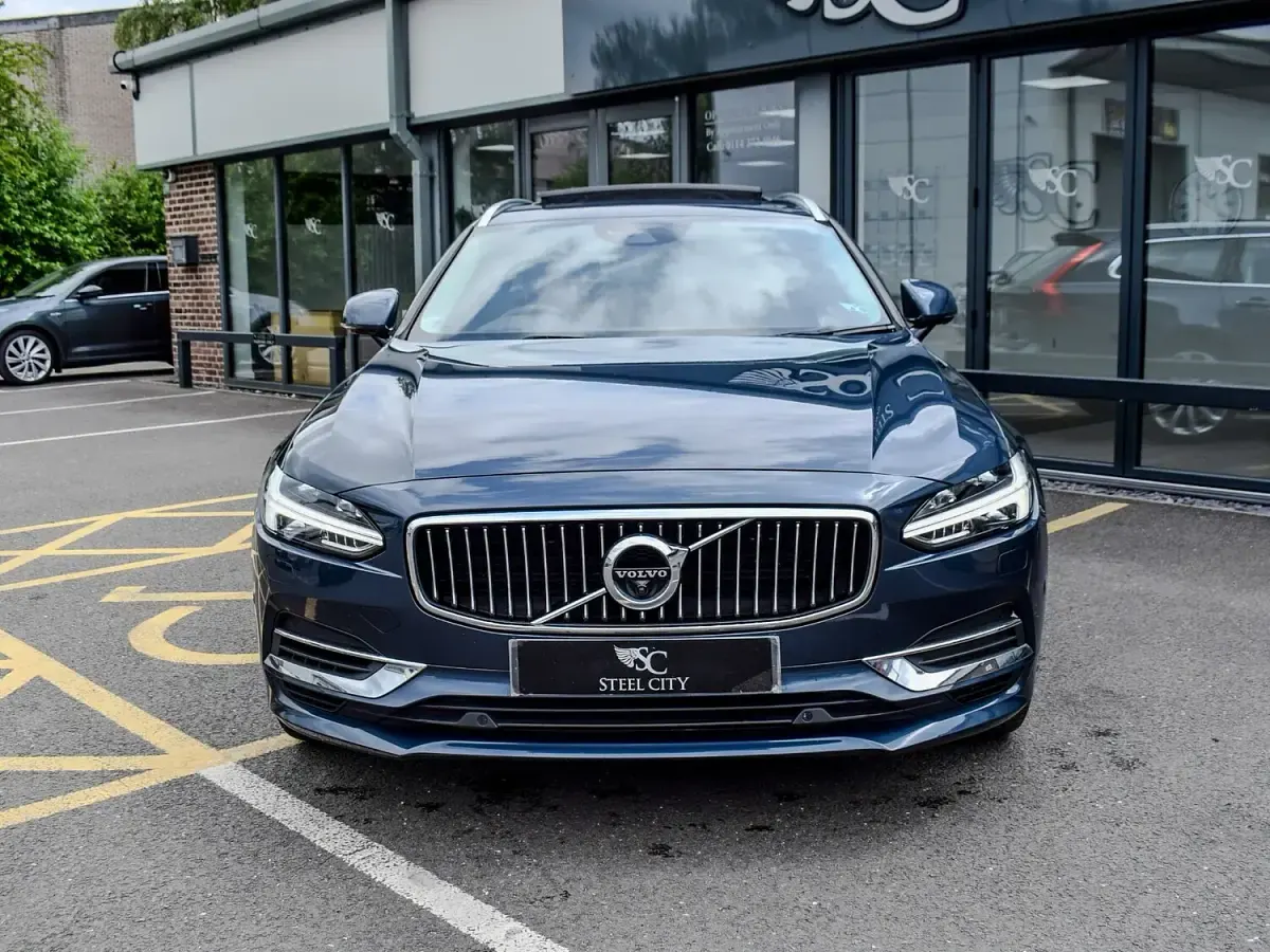 Used Volvo V90 Inscription 2019 Blue Estate