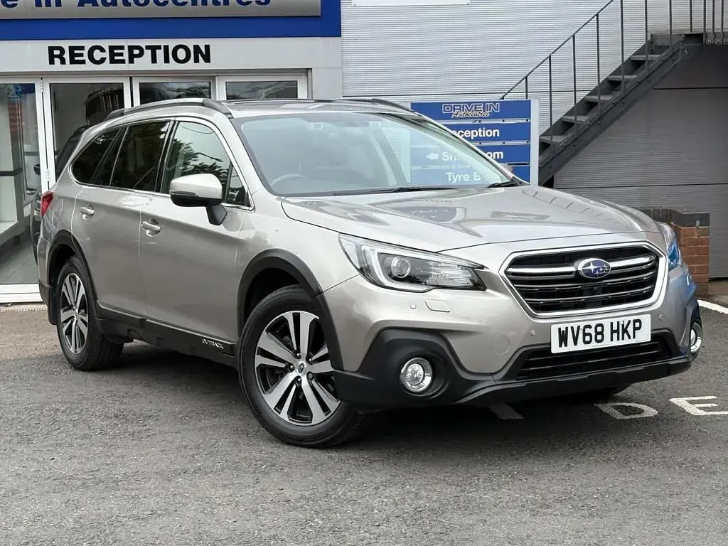 Used Subaru Outback Premium 175 HP (128 kW) 2018 Gold Estate