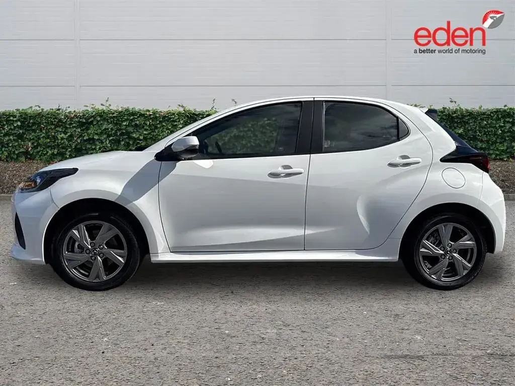 New Mazda 2 Exclusive-Line 116 HP (85 kW) 2026 White Hatchback