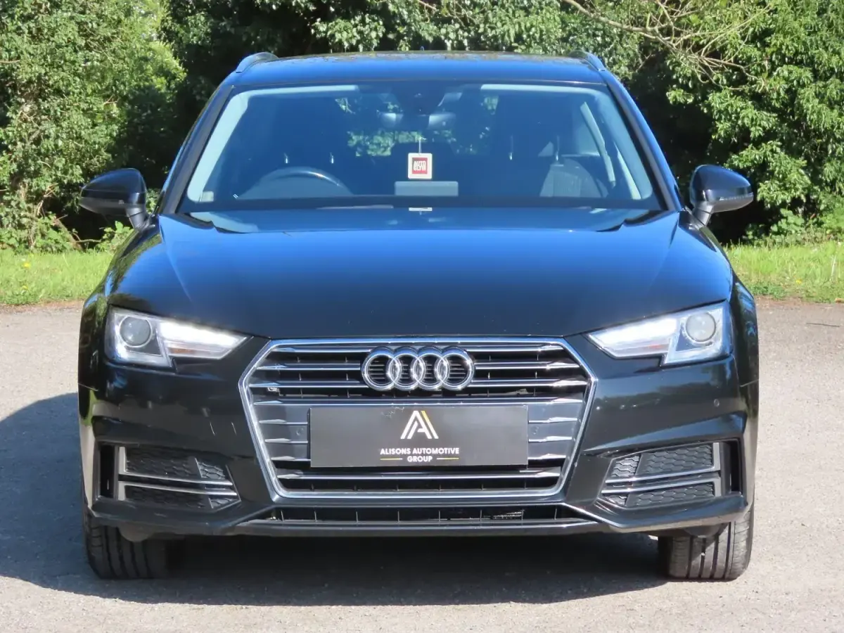 Used Audi A4 Comfort 150 HP (110 kW) 2019 Black Estate