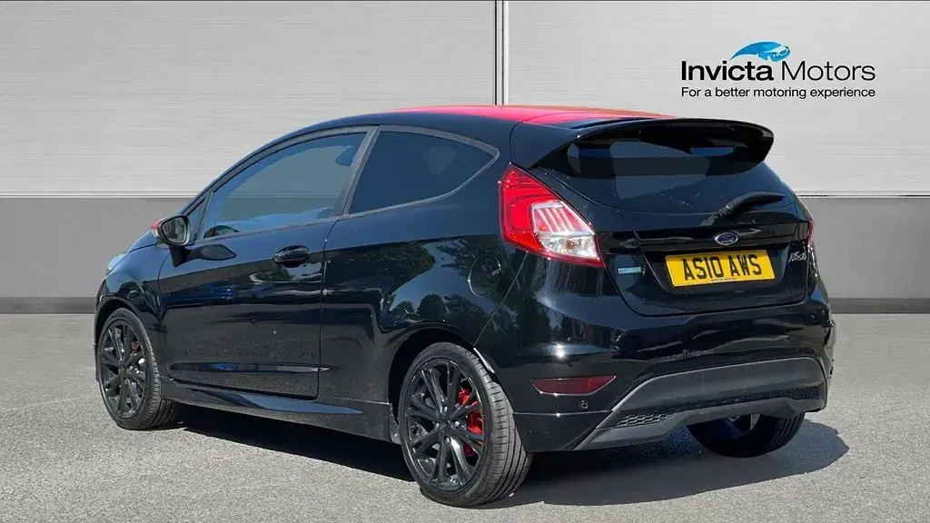 Usado Ford Fiesta ST-Line 140 HP (102 kW) 2016 Preto Citadino