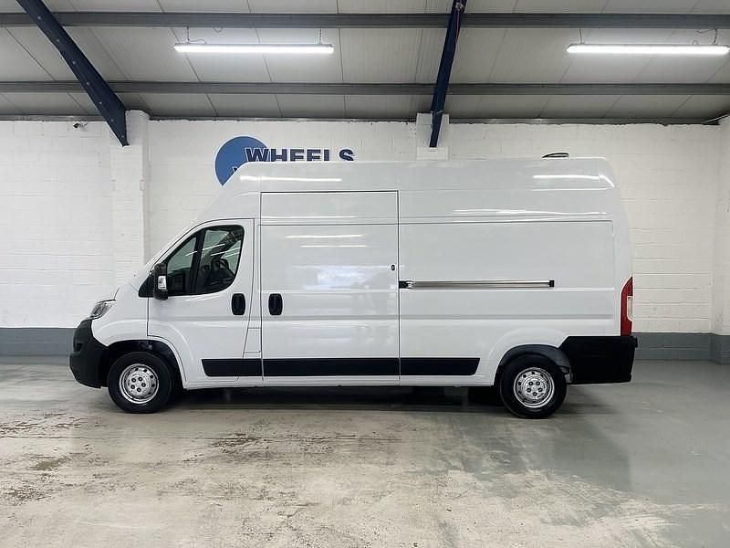 Used Citroën Relay 140 HP (102 kW) 2022 White Van