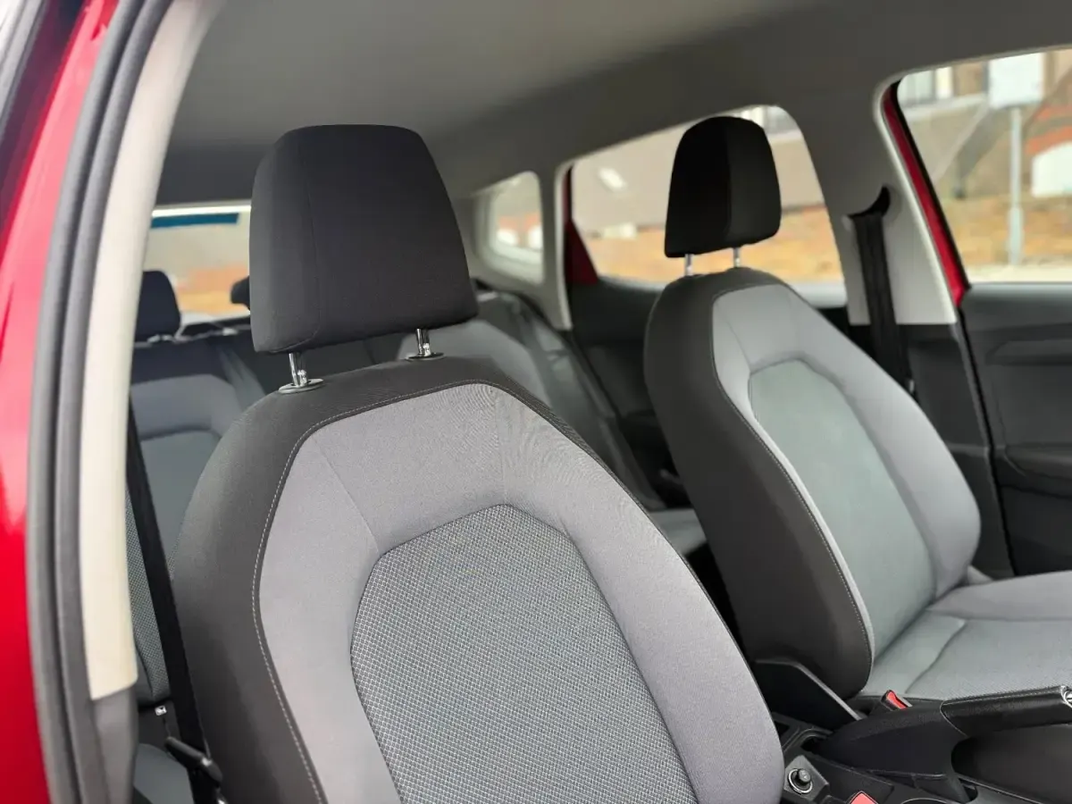Usado Seat Arona SE Technology 2018 Rojo SUV