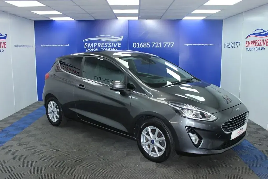 Used Ford Fiesta Zetec 100 HP (73 kW) 2019 Grey Hatchback