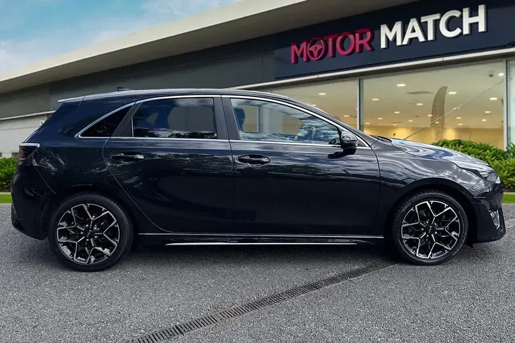 Usado Kia Ceed GT-Line 2022 Negro Utilitario