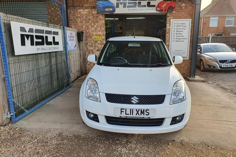 White Used 2011 Suzuki Swift SZ3 Hatchback | £2,450 (Fair price) - Image 1/1