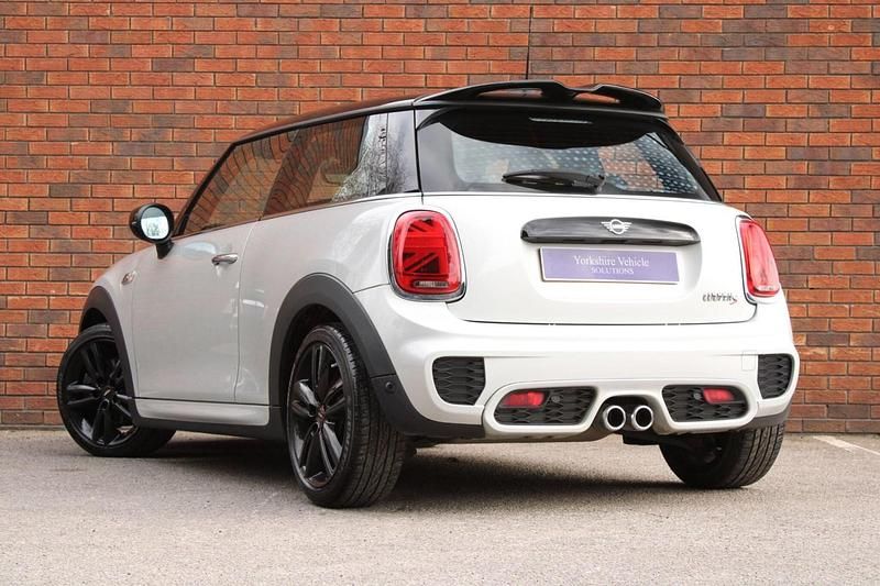 Usado Mini Cooper S Hatch 2019 Prateado Citadino